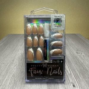 **3/$5** Pretty Woman Faux Nails 24 Count